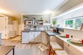 Charming Updated Retreat Walk to Lake Stevens! - Image 2
