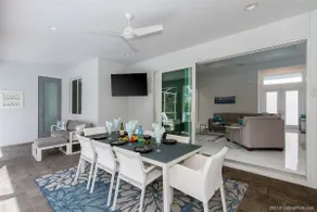 Coral Pearl- Modern New Construction Vacation Home - Image 4