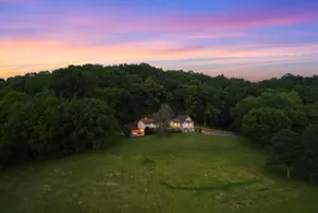 Cabin on the Hill - North Nashville Stunner! - Image 2