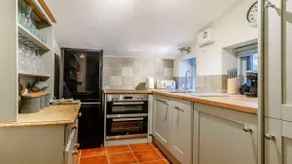 Dog friendly one bed holiday cottage in Fairford - Wood Cottage - Image 4