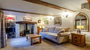 Dog friendly one bed holiday cottage in Fairford - Wood Cottage - Image 2