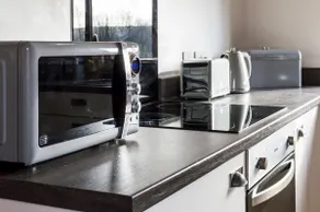 Fern Lodge - 2 Bedroom Log Cabin - Saint Florence - Tenby - Image 3