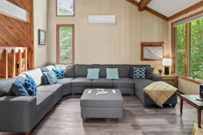 Harmony Ridge by Avantstay Fireplace, Large Deck & Forest Views - Image 5
