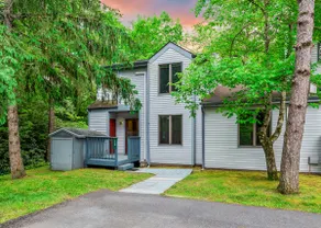Harmony Ridge by Avantstay Fireplace, Large Deck & Forest Views - Image 3
