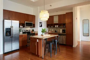 Stunning 3BR Penthouse in the Loop | Roof Deck - Image 5