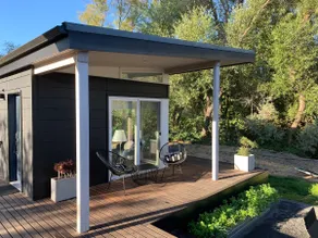 Modern, Secluded Retreat - Walk to the Plaza! - Image 3