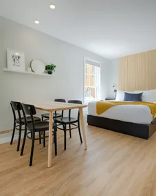 Bright Loft · Queen Bed | Walk Everywhere - Image 3