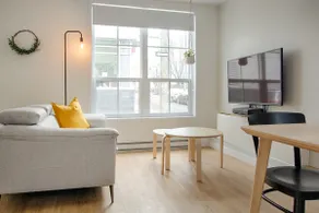 Bright Loft · Queen Bed | Walk Everywhere - Image 2