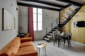 Danae, escape to Bordeaux - Image 3