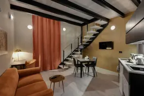 Danae, escape to Bordeaux - Image 2