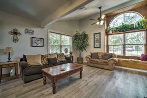 Bright College Station Abode: 3 Mi to Kyle Field - Image 3