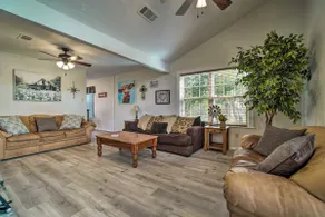 Bright College Station Abode: 3 Mi to Kyle Field - Image 4