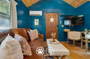 Pops Cabin Lookout Mountain Luxury Tiny Home - Image 2