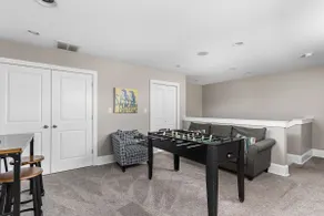 Urban Luxury | Walkable | Easy Parking | Spacious! - Image 3