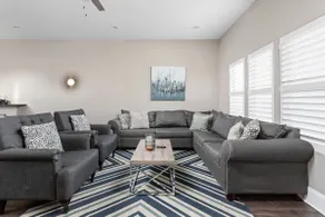 Urban Luxury | Walkable | Easy Parking | Spacious! - Image 2