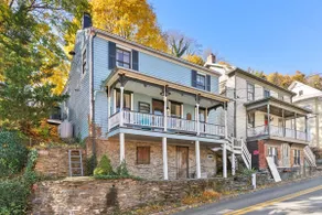 Historic High Street Retreat - Image 2