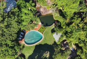House integrated with nature and natural pools - Image 3