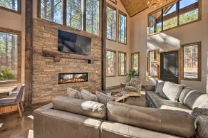 Broken Bow 'Lazy Dog Lodge' w/ Hot Tub, Pool Table - Image 4
