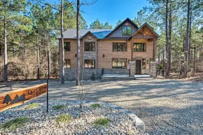 Broken Bow 'Lazy Dog Lodge' w/ Hot Tub, Pool Table - Image 2