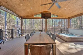 Broken Bow 'Lazy Dog Lodge' w/ Hot Tub, Pool Table - Image 3