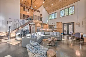 Broken Bow 'Lazy Dog Lodge' w/ Hot Tub, Pool Table - Image 5