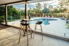 The Hideaway - Chic Farmhouse 15min to beaches - Image 4