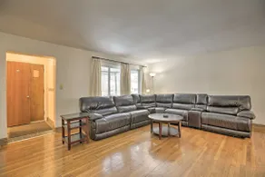 6 Mi to Dtwn: Pittsburgh Townhome w/ Porch - Image 5