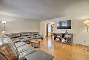 6 Mi to Dtwn: Pittsburgh Townhome w/ Porch - Image 4