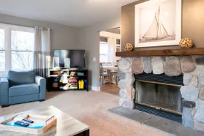 Cozy Retreat just blocks from Lake Michigan views - Image 4