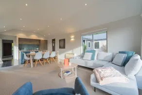 Southland Sounds - Te Anau Holiday Home - Image 2