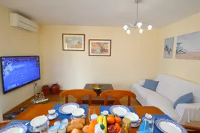 Cozy apartment 100 meters from the beach - Image 5