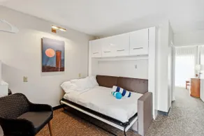 Cape Suites Room 6 - Free Parking! - Image 5
