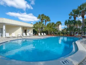 Comfortable Townhome with a Short Walk to Community Pool and the Beach! - Image 2