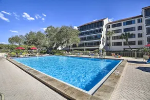 Sunny Siesta Key Condo w/ Beach Access + Pool! - Image 3