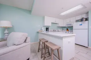 Wheelchair Accessible Beach Front Hotel Suite with Full Kitchen - Image 3
