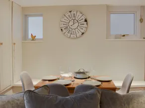 Treadle Cottage - Image 4