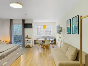 Studio near Altstadt /w Workspace, Feng-Shui & Art - Image 3