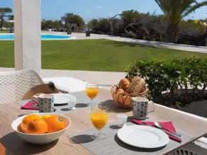 Apt Papagayo 170m from the sea in nudist complex - Image 4