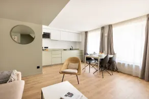 Apartment-Le Beaux Arts-Deluxe-Private Bathroom - Image 5