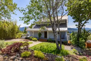 Hot Tub and Stunning River Views - Gorgeous Scenic Haven - Image 3