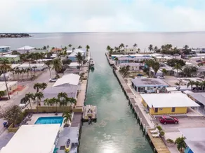 Reel Deal ~ Private Pool Home, 76' Dock - Image 2