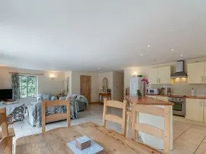 Honeysuckle Cottage - Image 4