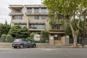 Experience the St Kilda Vibe from a Cosy Retreat - Image 5