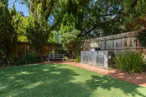 Experience the St Kilda Vibe from a Cosy Retreat - Image 3