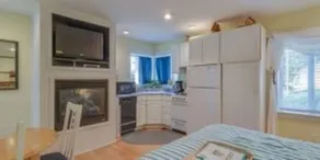 Studio Superior Ensuite with Whirlpool View - Image 5