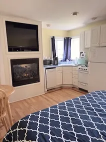 Studio Superior Ensuite with Whirlpool View - Image 2