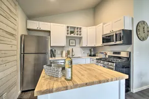 Cozy Cottage on the Coast Near Downtown Westport! - Image 2