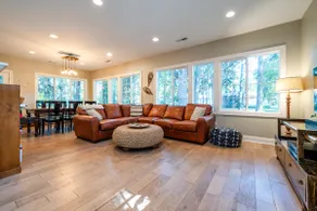Close To Beach and Downtown Union Pier! - Image 5