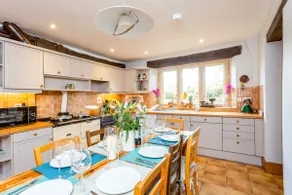 Dunford Barn Cotswolds with Hot Tub - Image 4