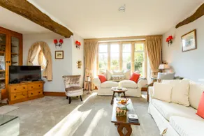 Dunford Barn Cotswolds with Hot Tub - Image 2